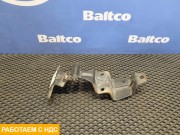 Петля капота