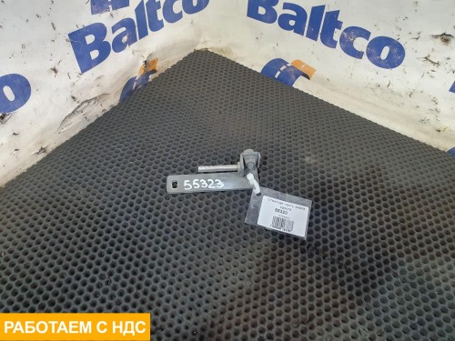 Ответная часть замка капота левая